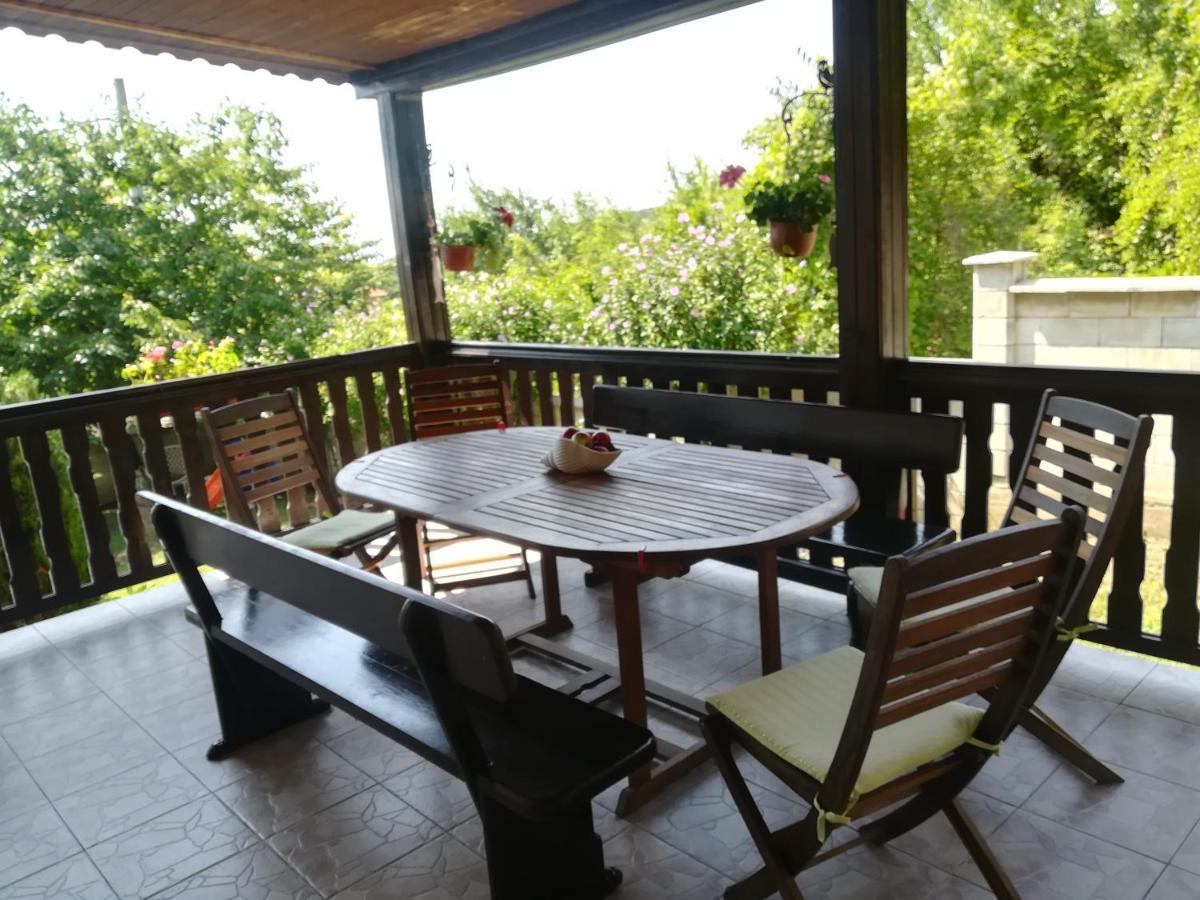 Villa Holly Baltjik Exteriör bild
