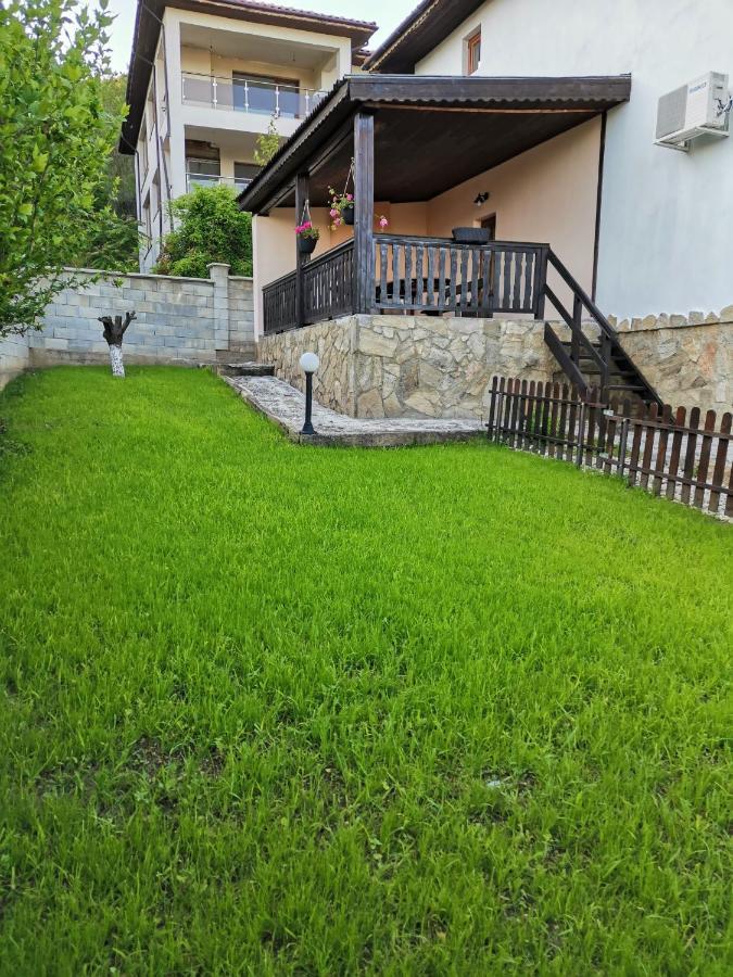 Villa Holly Baltjik Exteriör bild