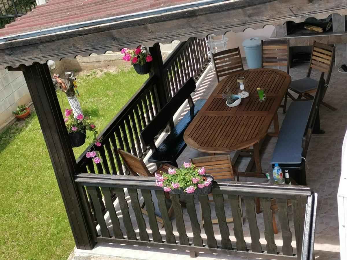 Villa Holly Baltjik Exteriör bild